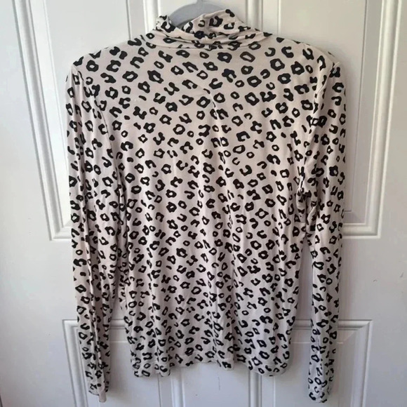 LOFT Women's Size M Turtleneck Cheetah print - Picture 3 of 4